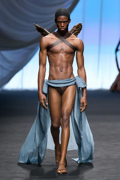 Look 9